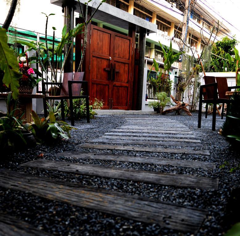 Hotel Nawa Saraan à Chiang Mai Extérieur photo
