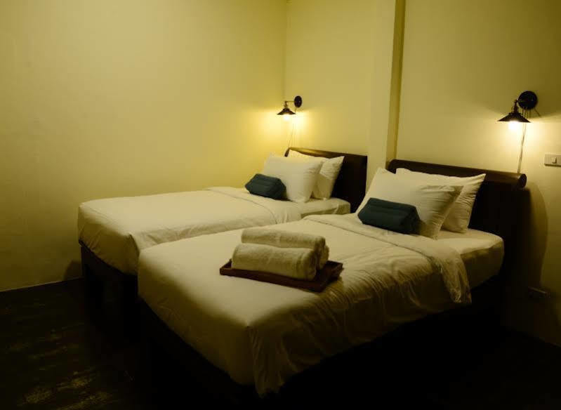 Hotel Nawa Saraan à Chiang Mai Extérieur photo